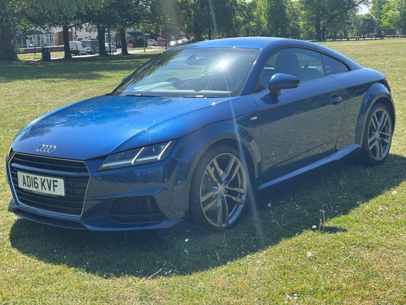 AUDI TT