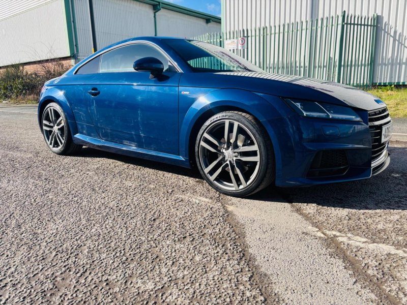 AUDI TT