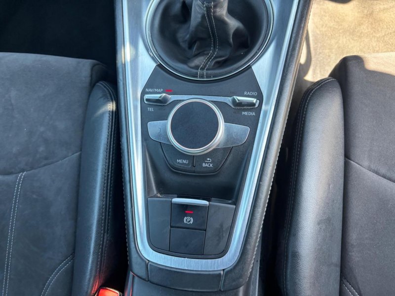 AUDI TT