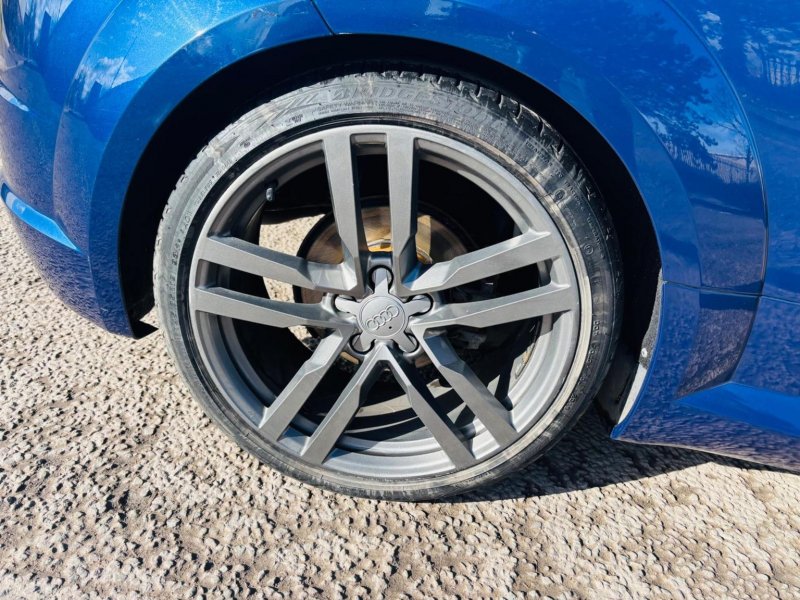 AUDI TT