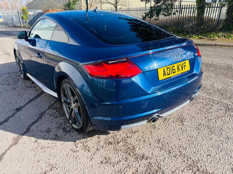 AUDI TT