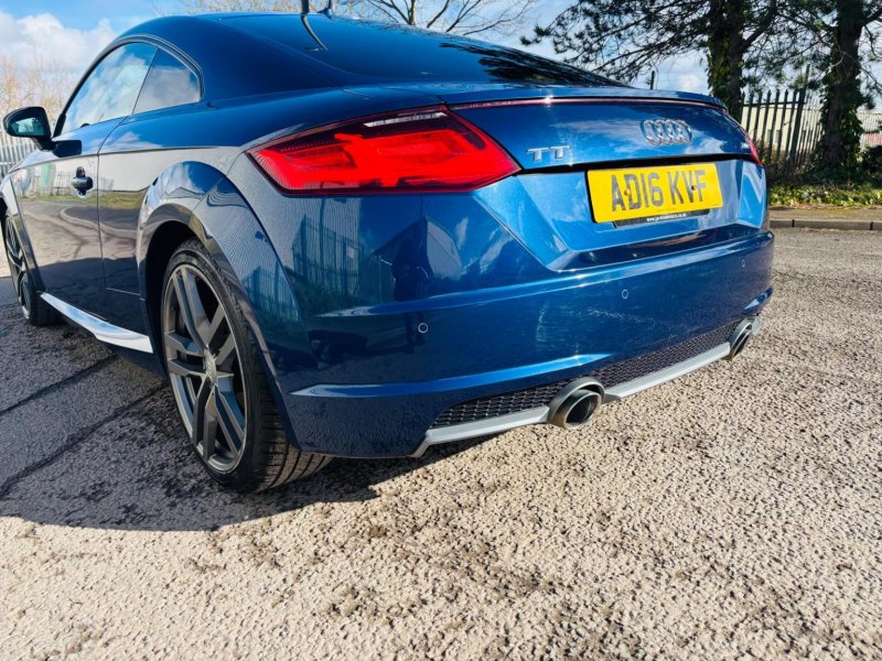 AUDI TT