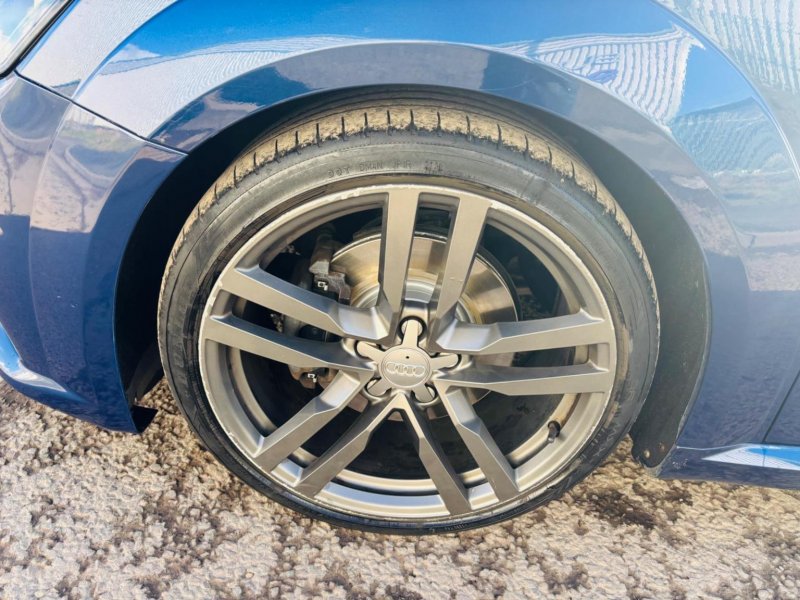 AUDI TT