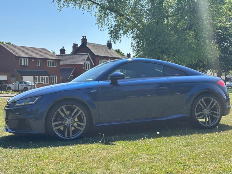 AUDI TT