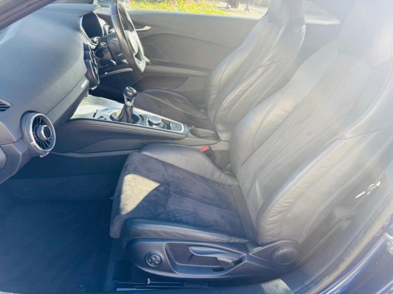 AUDI TT