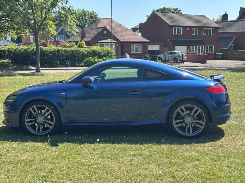 AUDI TT