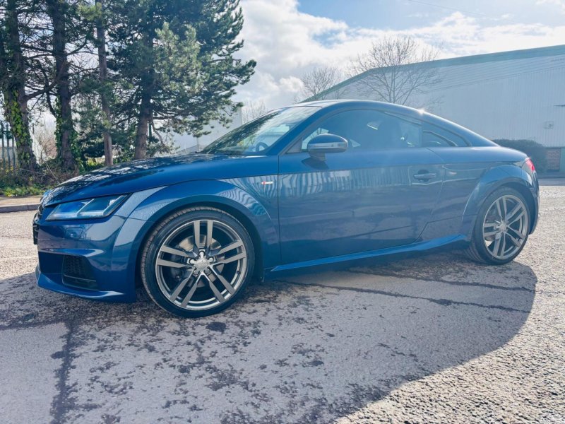 AUDI TT