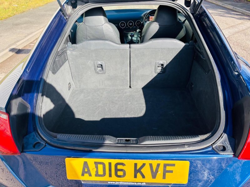 AUDI TT