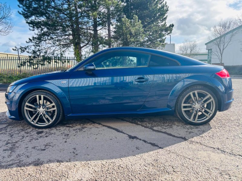 AUDI TT