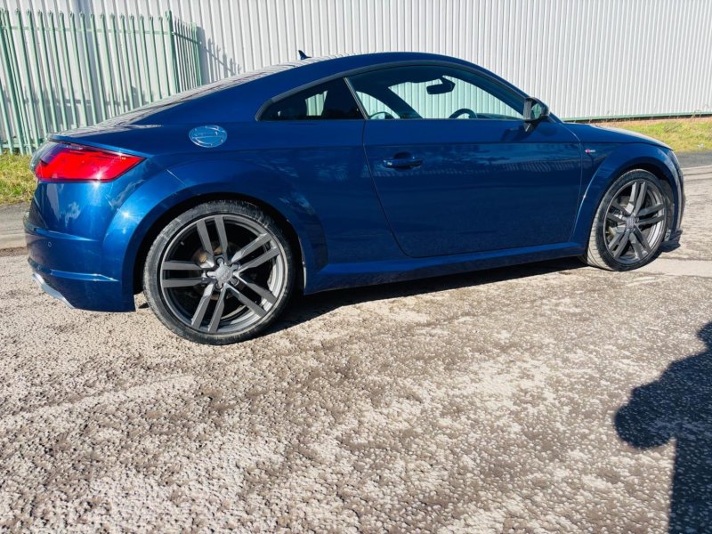 AUDI TT