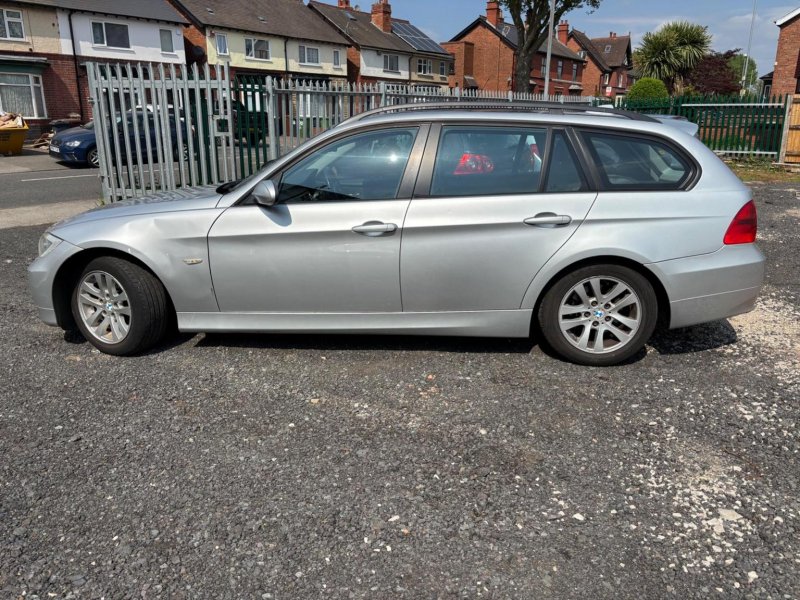 BMW 3 SERIES