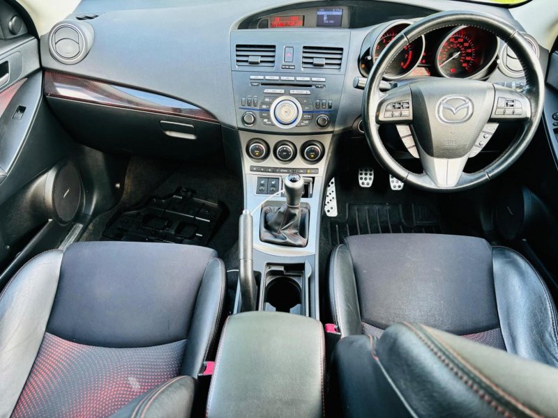 MAZDA MAZDA3