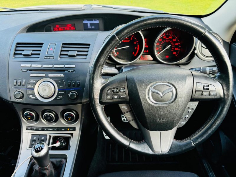 MAZDA MAZDA3