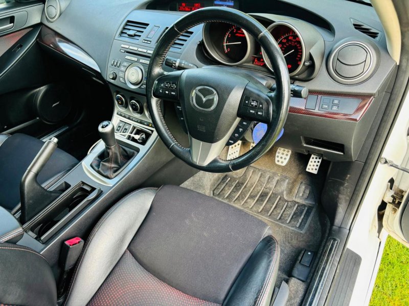 MAZDA MAZDA3