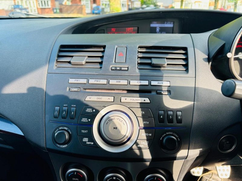 MAZDA MAZDA3