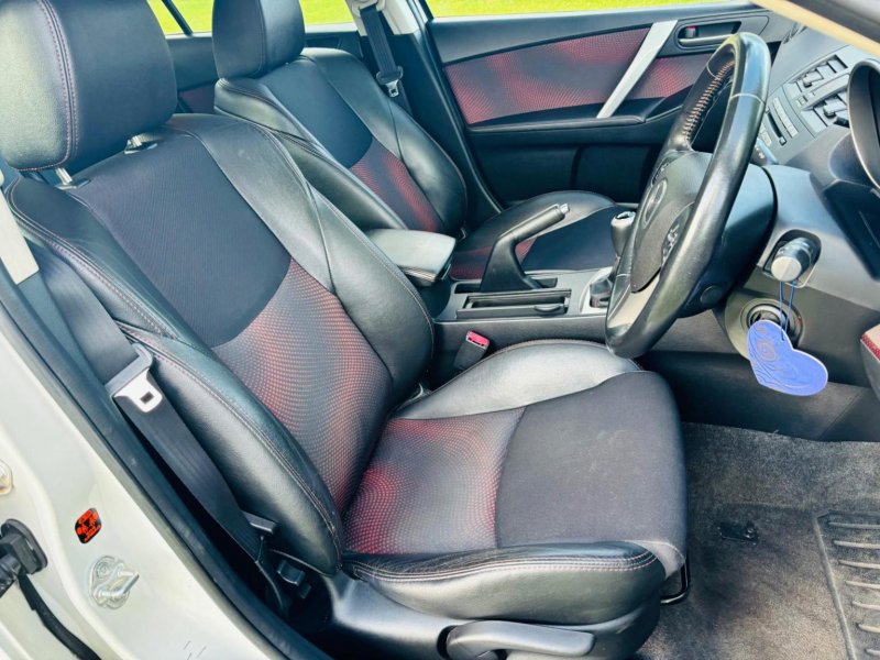 MAZDA MAZDA3